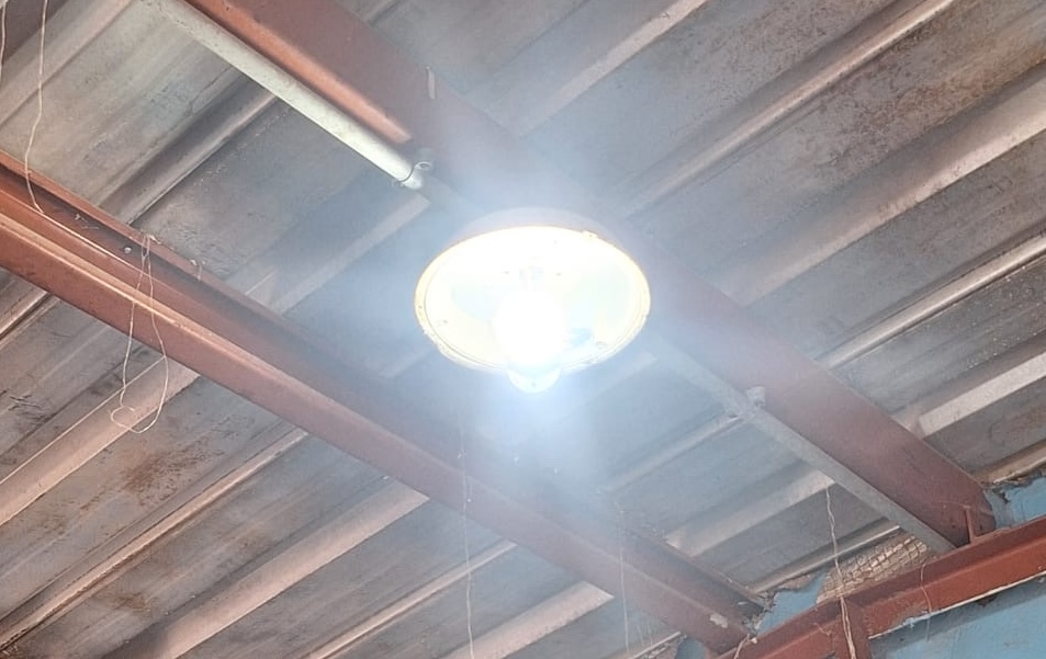 Austausch der Leuchtstoffröhren in der Dining Hall gegen LEDs