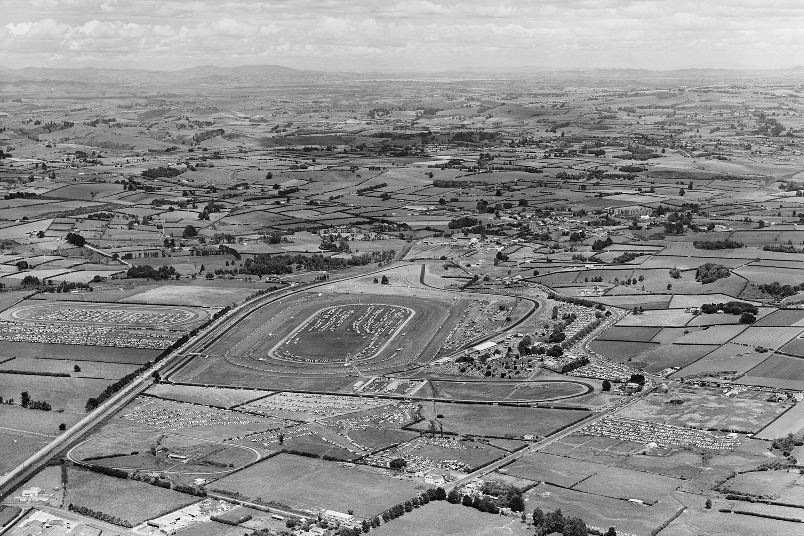 pukekohe-raceway-auckland-nz-grand-prix-1963-whites-aviation-poster-print
