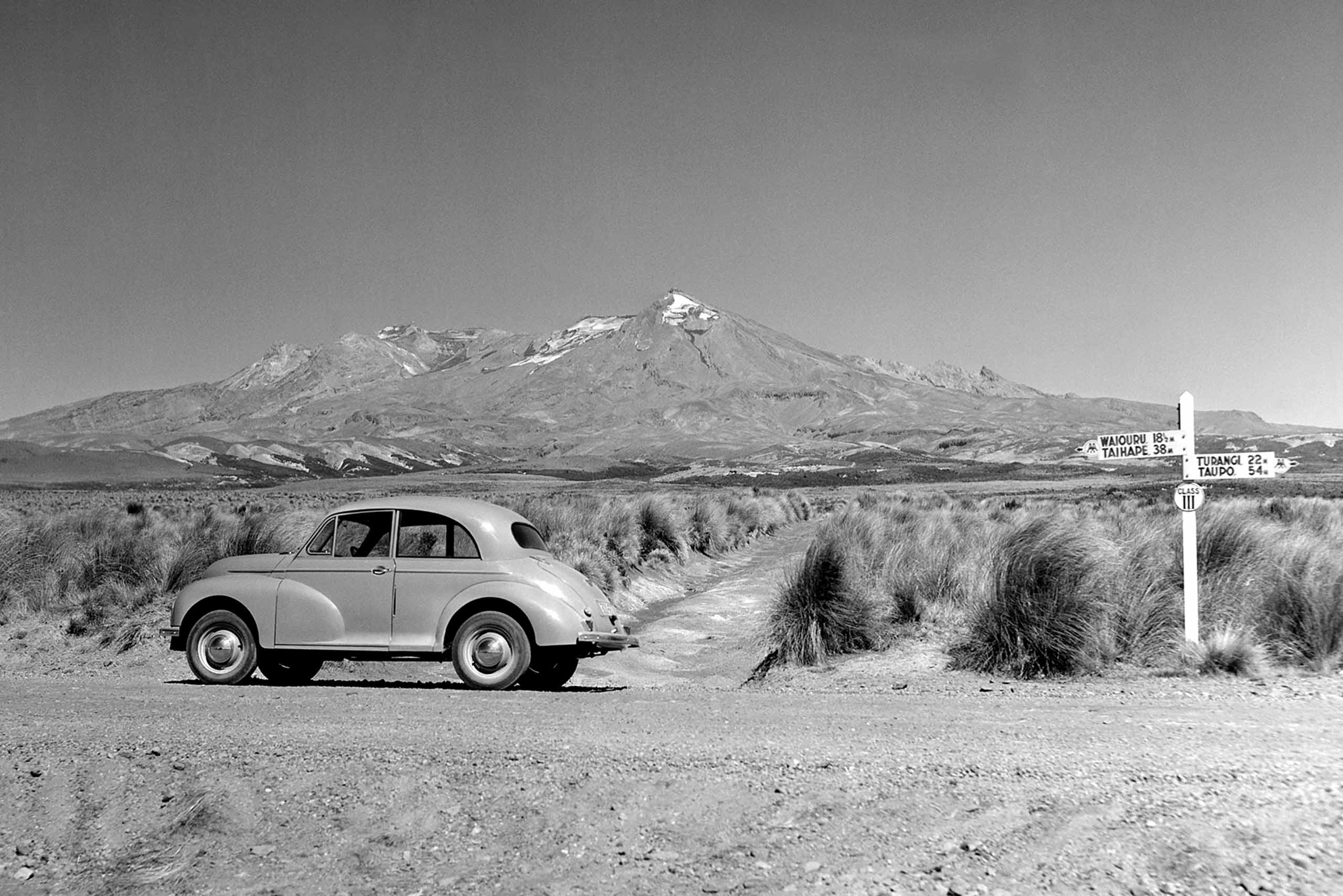desert-road-tongariro-national-park-mt-ruapehu-1951-whites-aviation-poster-print