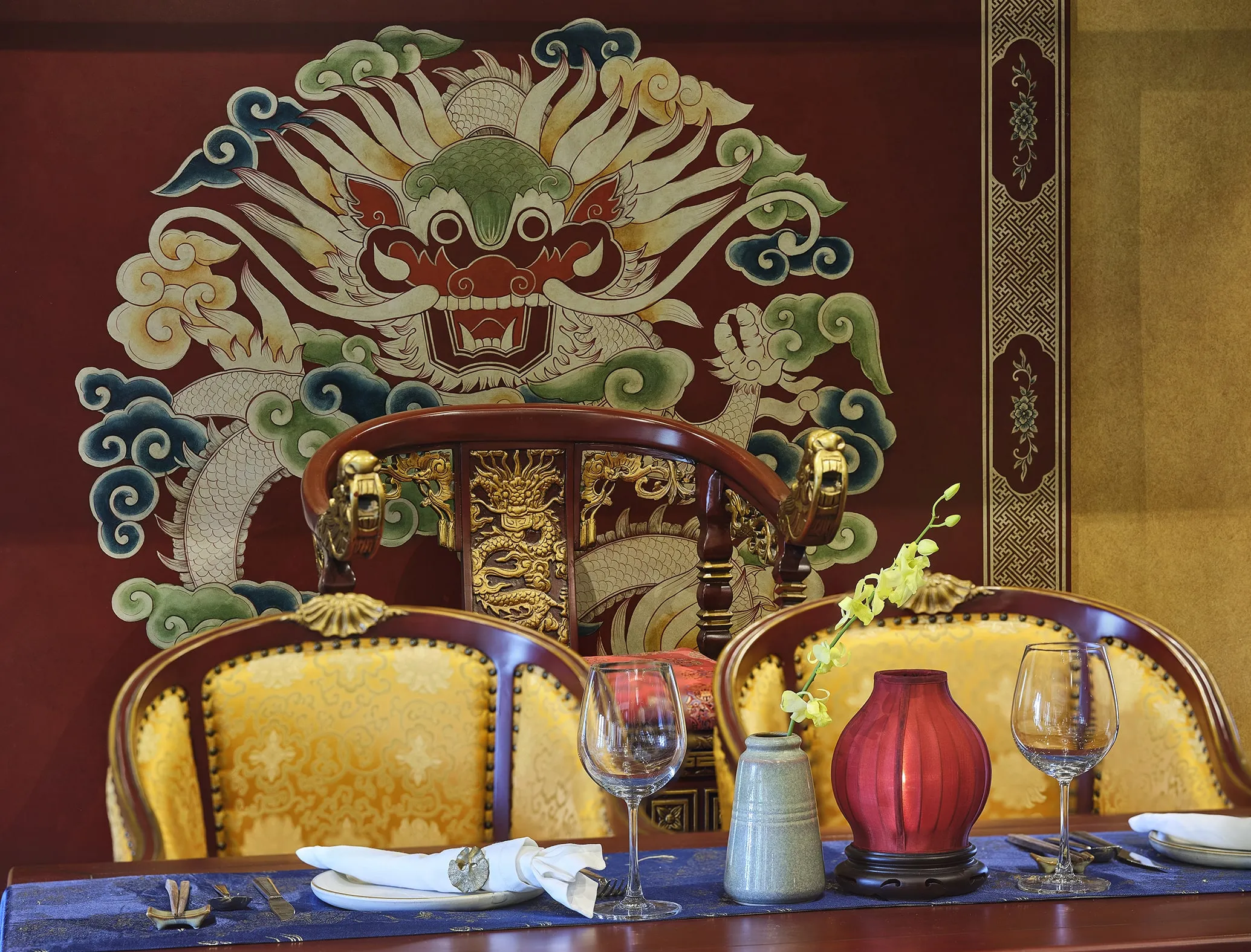 A Throne Replica the Original in Thai Hoa Palace, a special experience in Royal Package, served at Phu Mong Private Dining