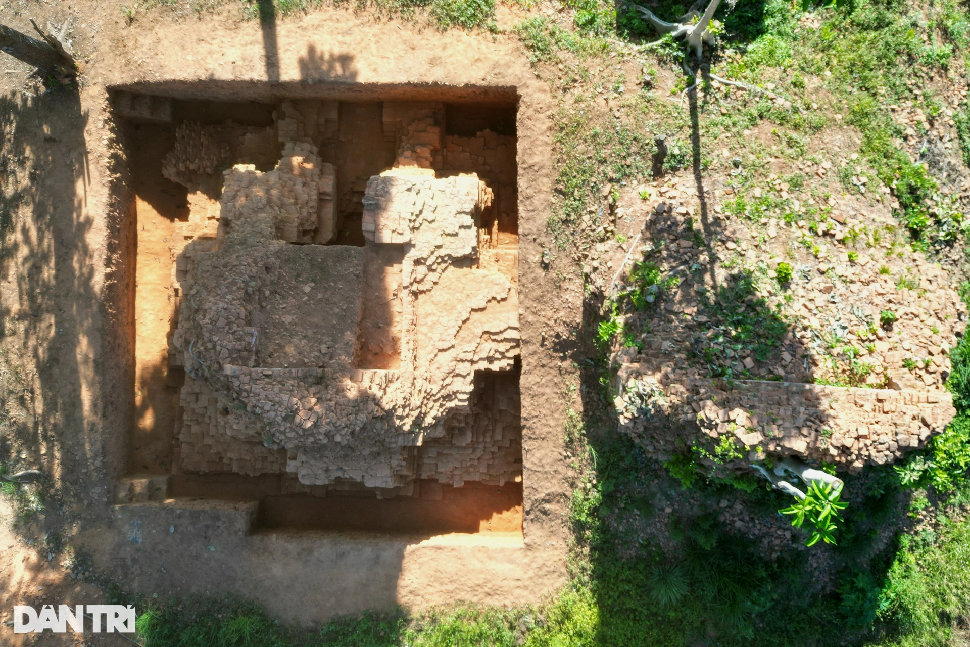 Overview of Lieu Coc Twin Towers