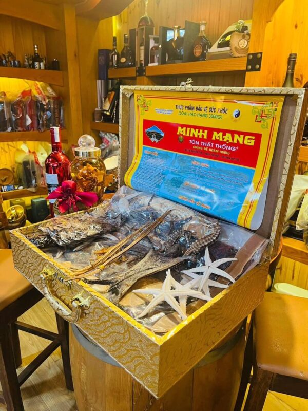 Images of the ingredients of Minh Mang Thang before they are infused in alcohol.