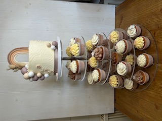 cupcakestower regenbogen