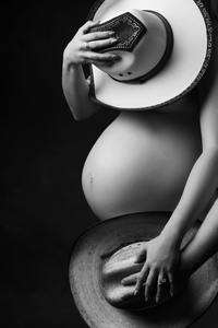 © Daniel Martinez / Silver Award / Portrait Division / Maternity /