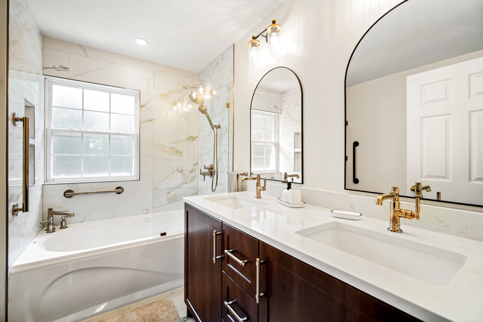 Modern Luxury Ensuite, finished photo 2
