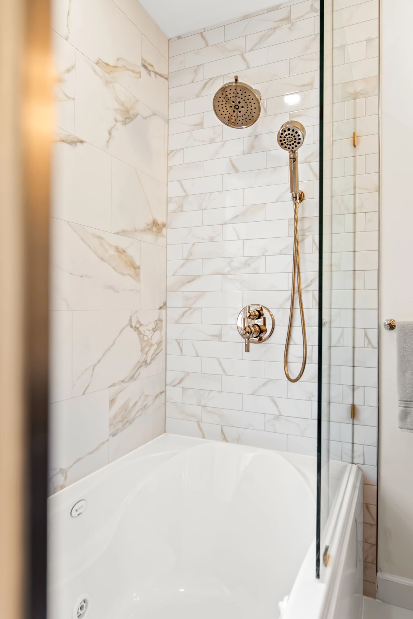 Modern Luxury Ensuite, finished photo 8