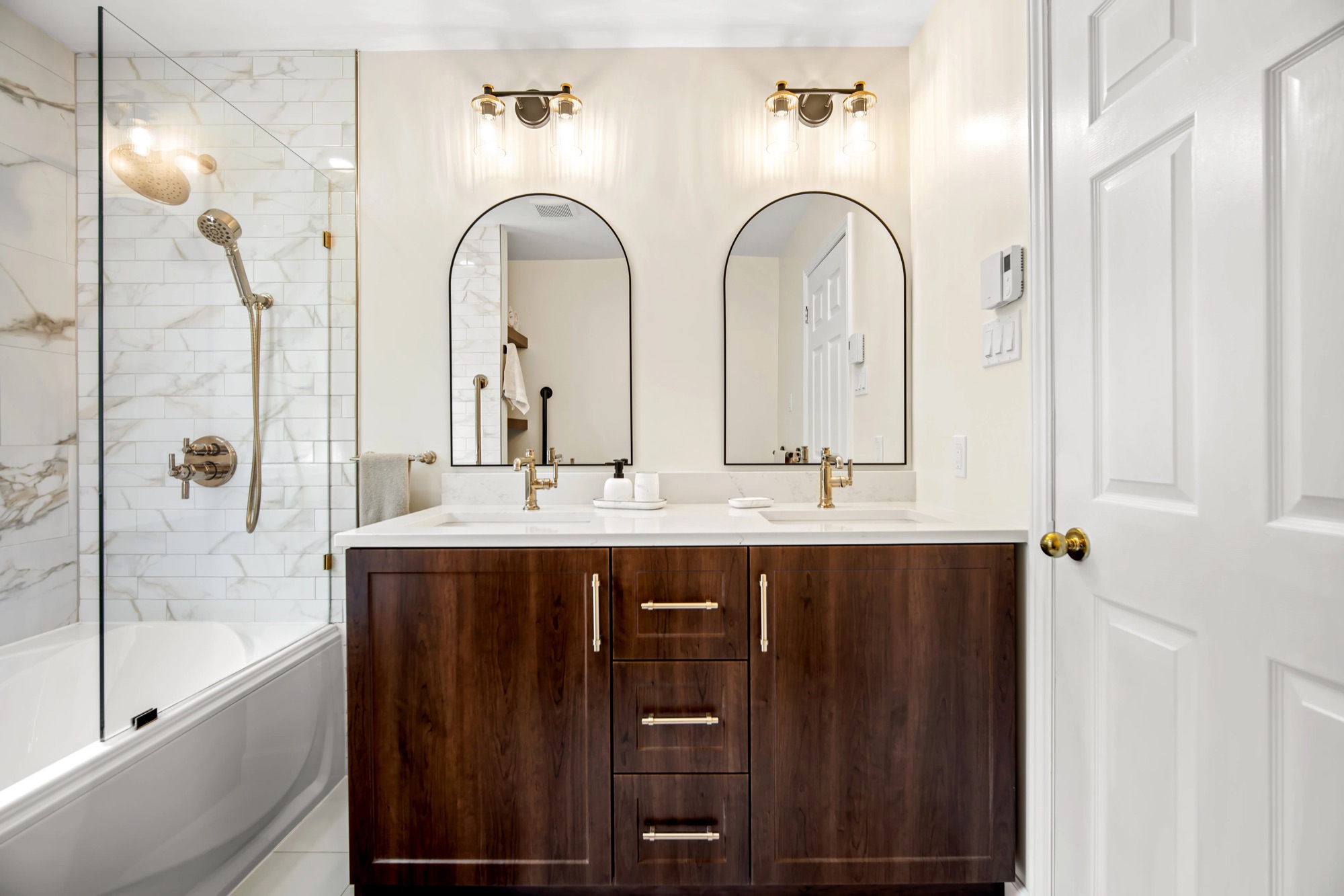 Modern Luxury Ensuite, finished photo 9
