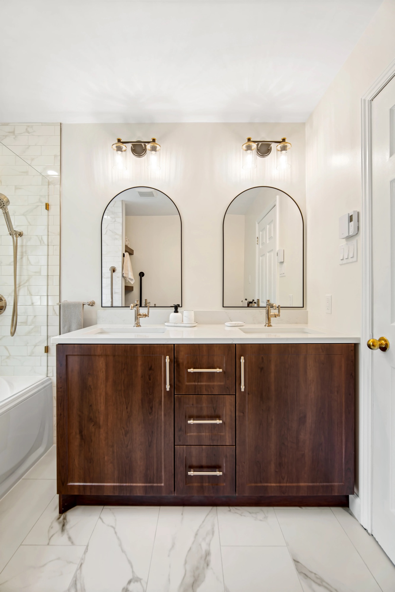 Modern Luxury Ensuite, finished photo 12