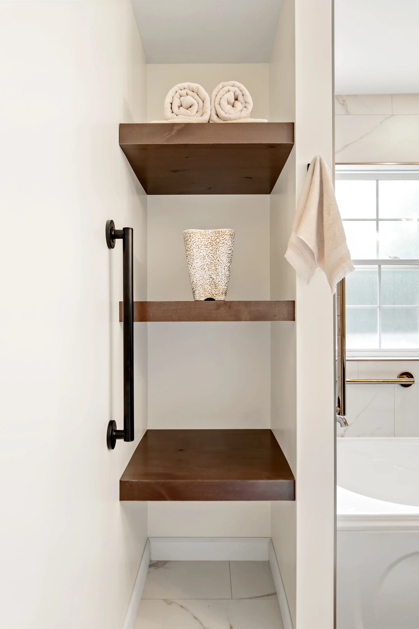 Modern Luxury Ensuite, finished photo 13