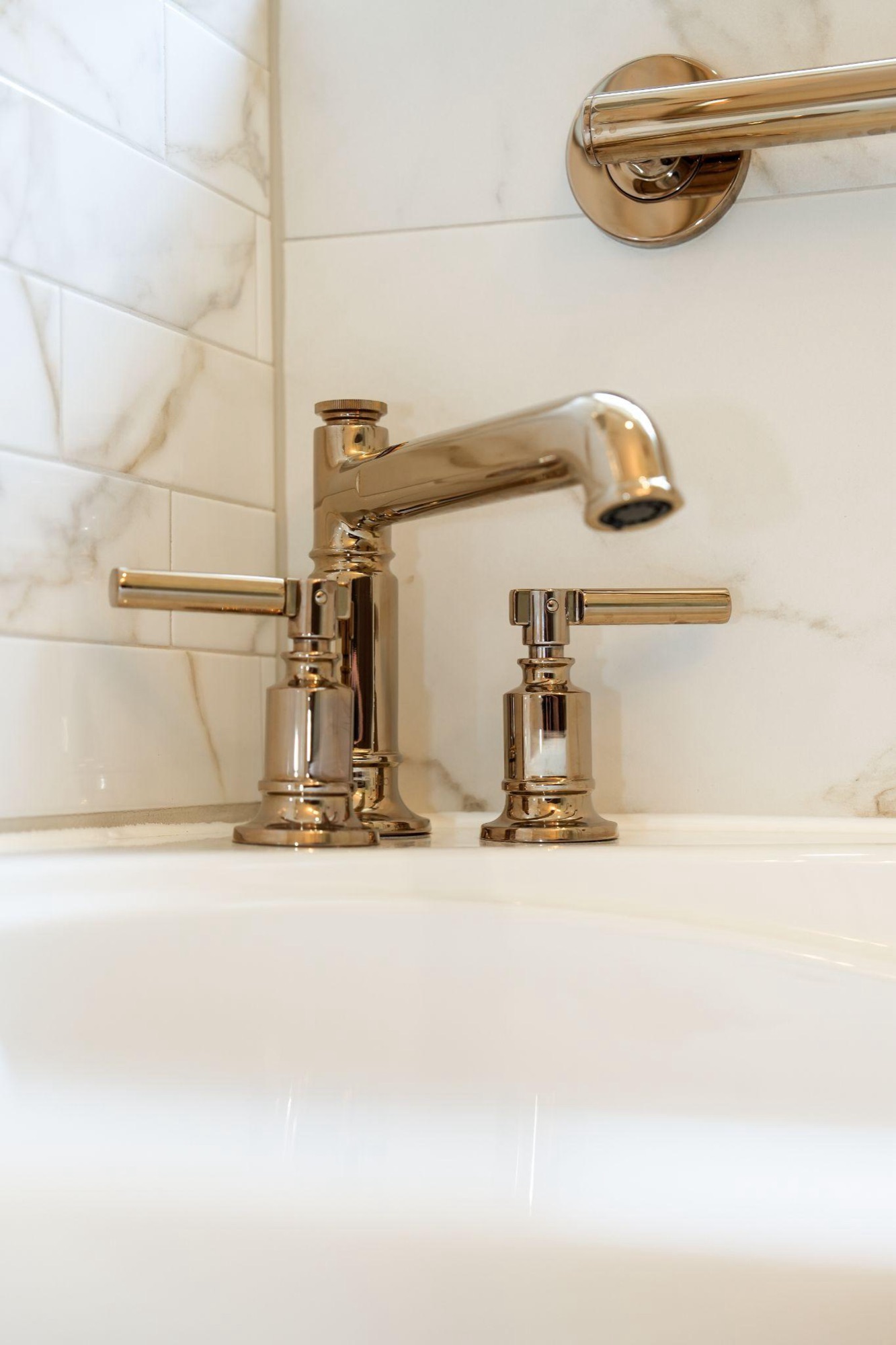 Modern Luxury Ensuite, finished photo 14