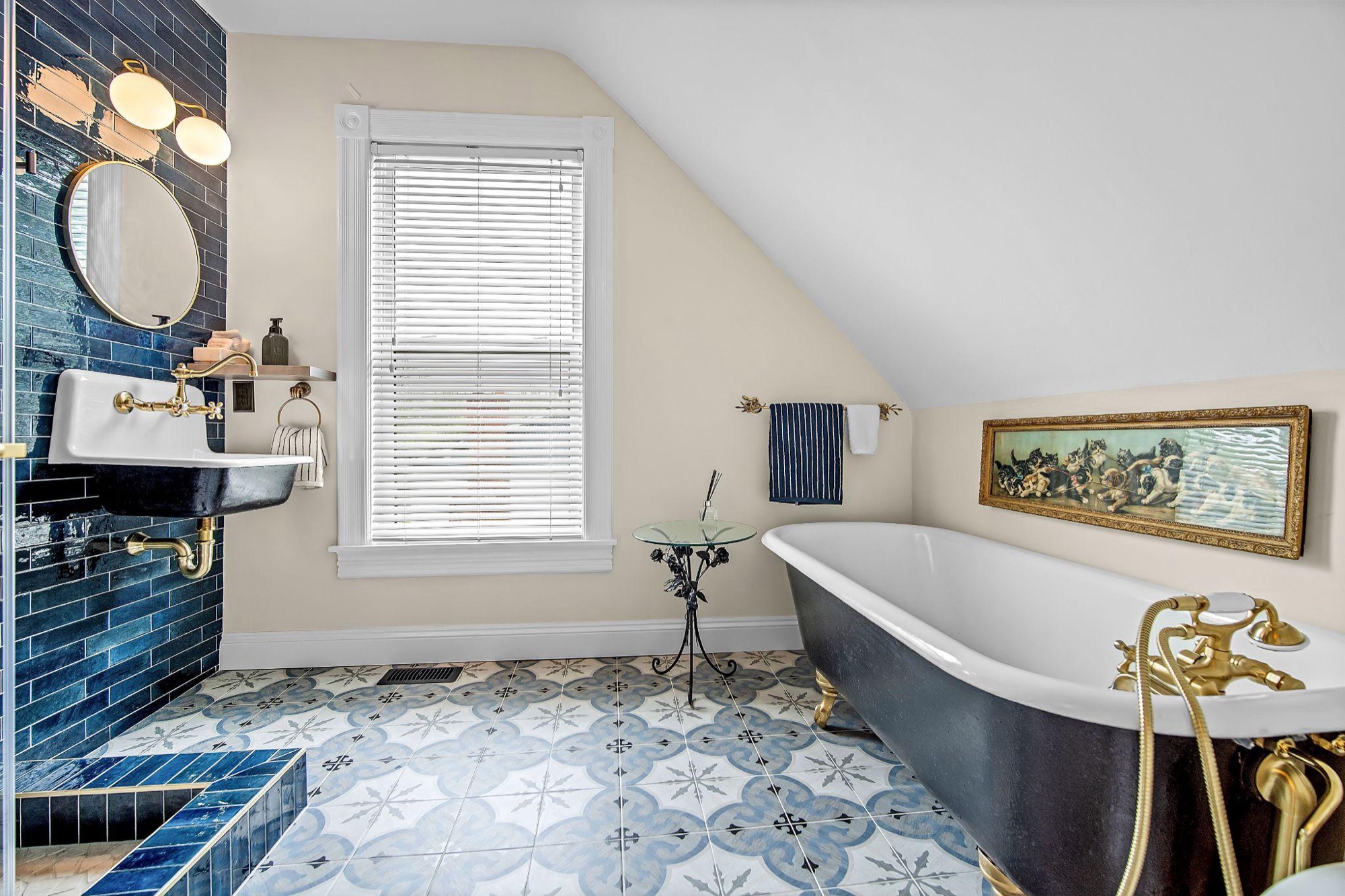 Navy Attic Ensuite, finished photo 4