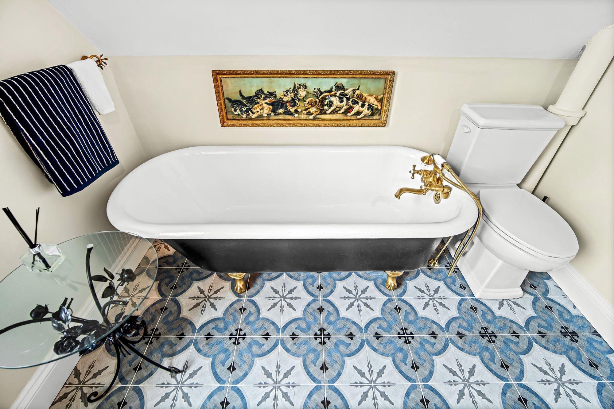 Navy Attic Ensuite, finished photo 6