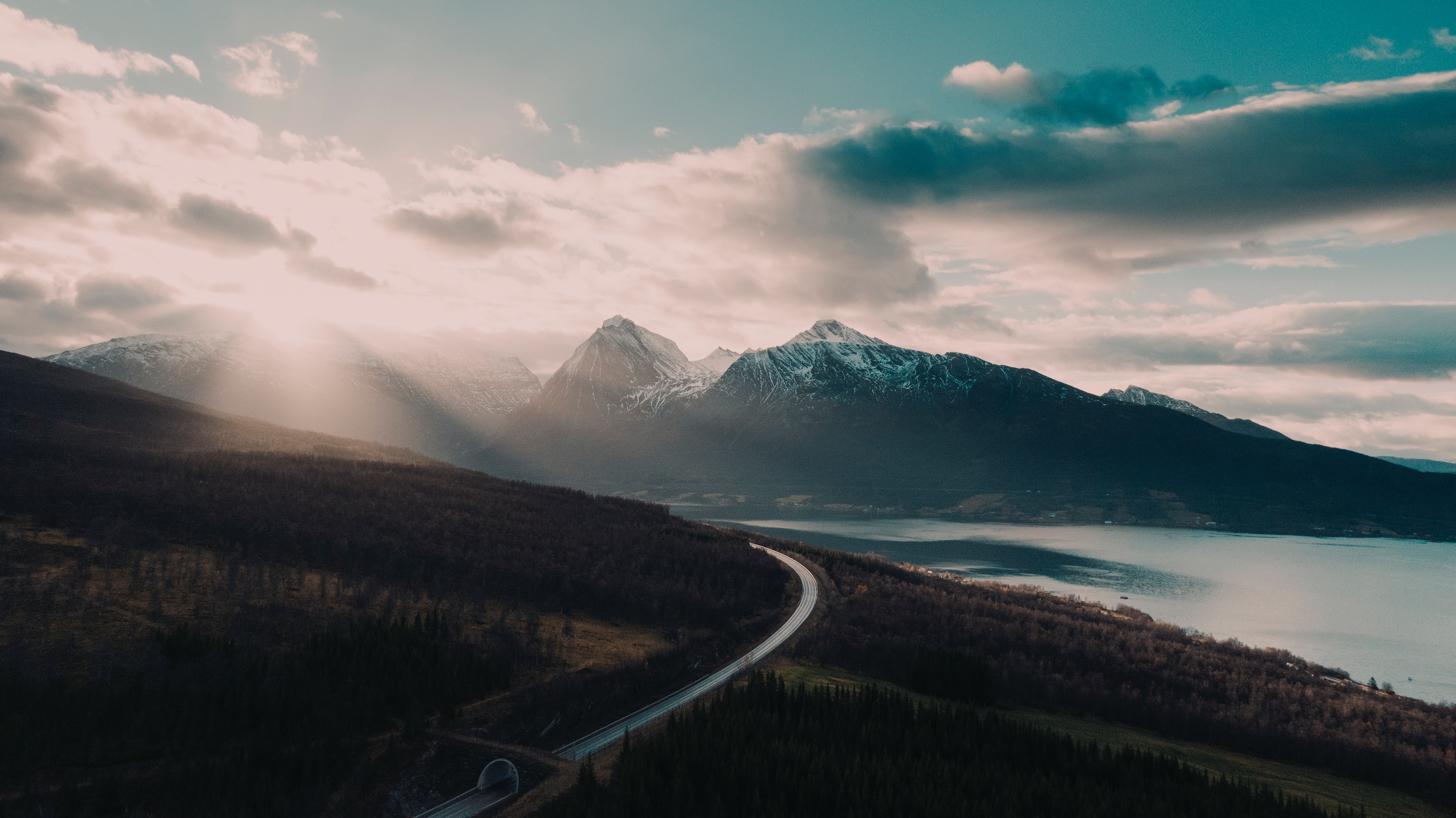 Tracksys + Assist: En komplett digital løsning for drift på vei og kontor