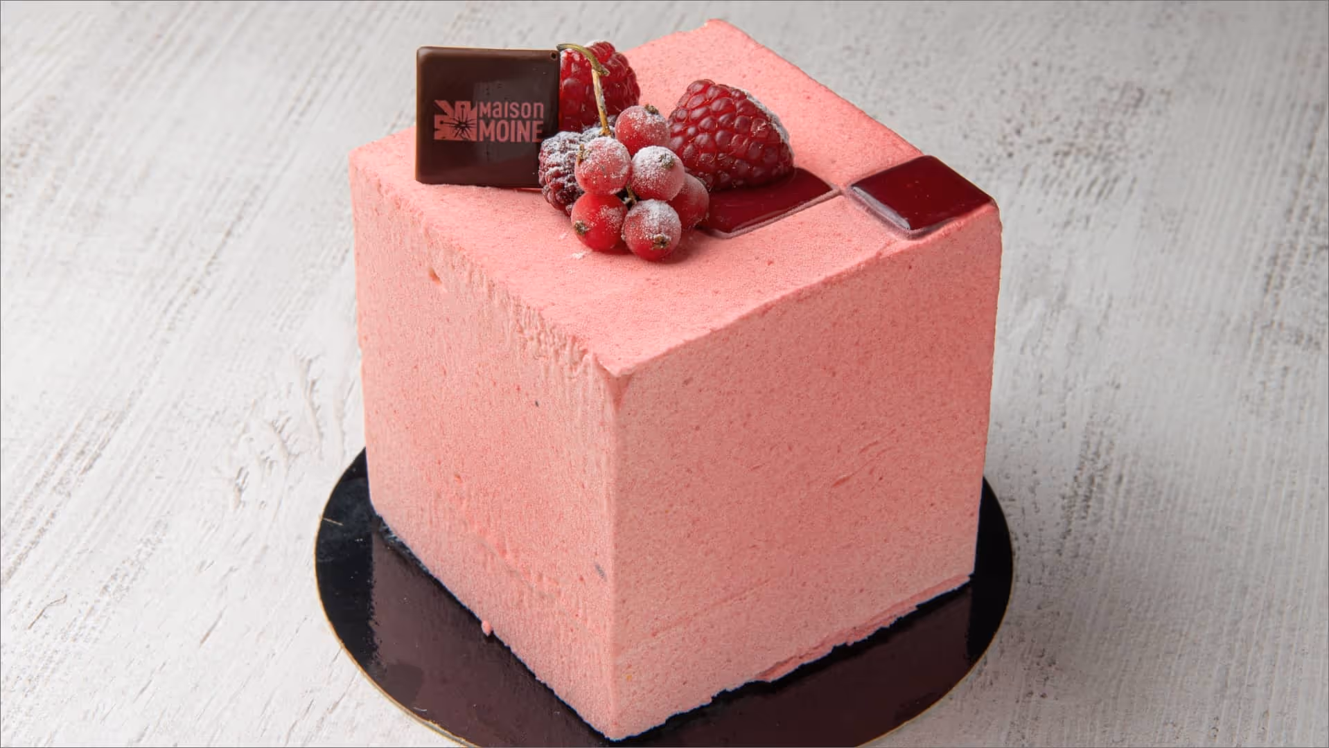Découvrez nos gâteaux sur-mesure "fait maison" à Lyon et signés Maison Moine : gâteau d'anniversaire, gâteau de mariage, gâteau babyshower...