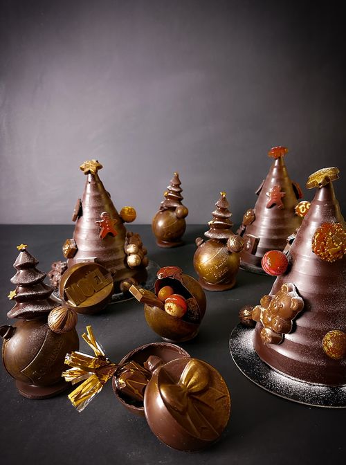Commande de chocolats de Noël "fait maison" à Lyon signés de la chocolaterie lyonnaise Maison Moine : boules et buches de Noël, orangettes, papillottes..