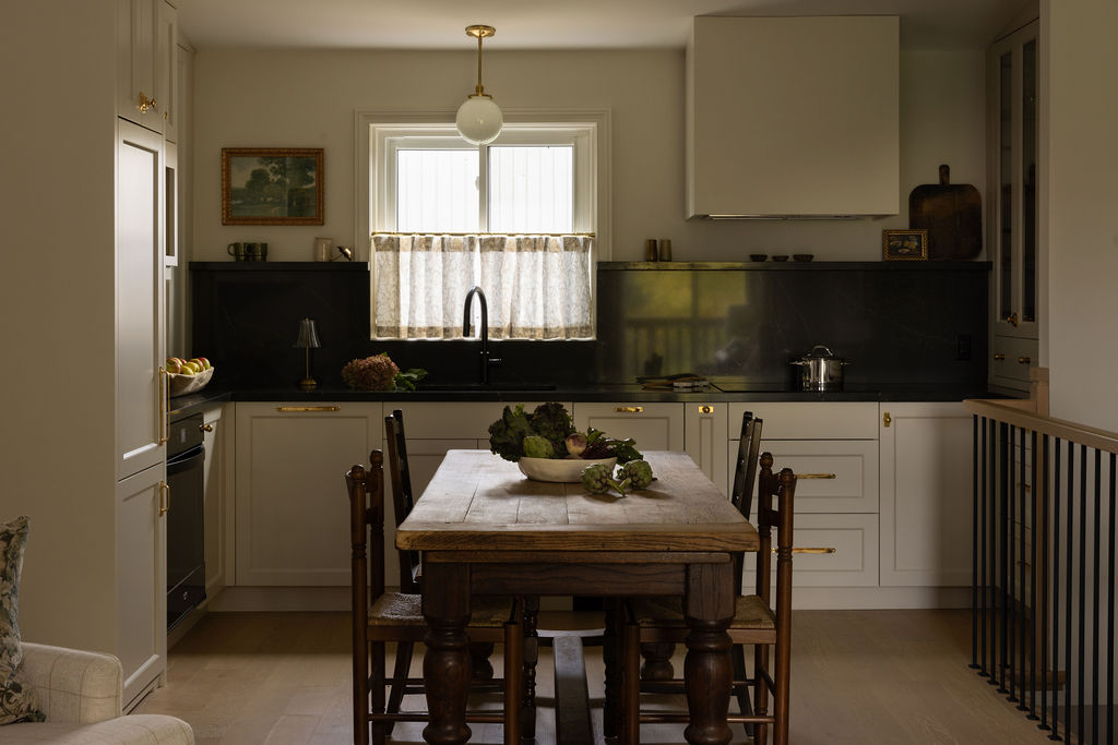 English country kitchen