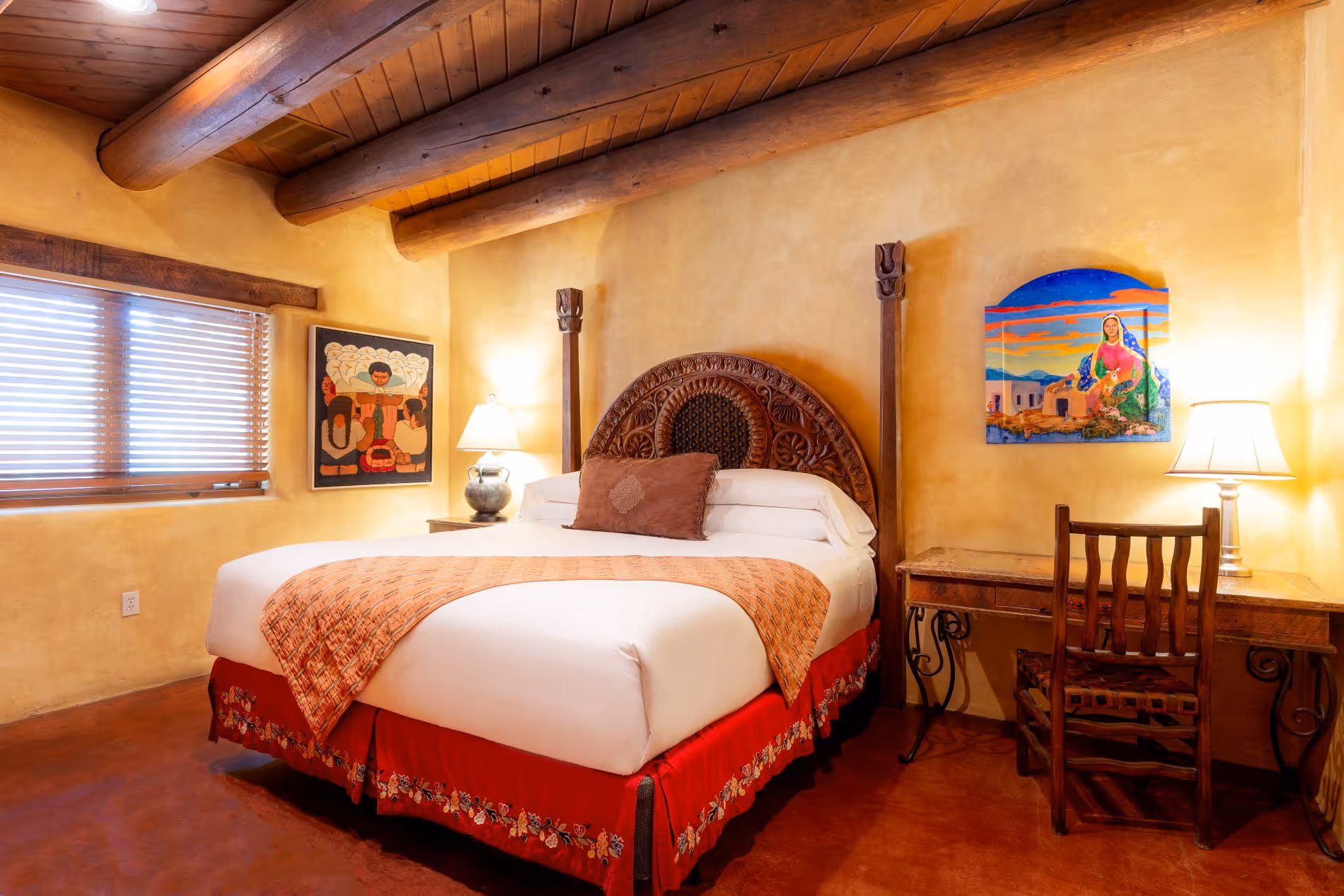  luxury mountain suite  with global theme