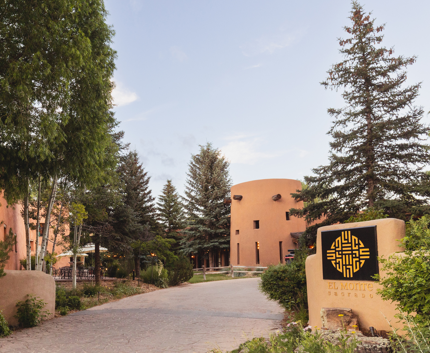 Driveway leading up to exterior of El Monte Sagrado