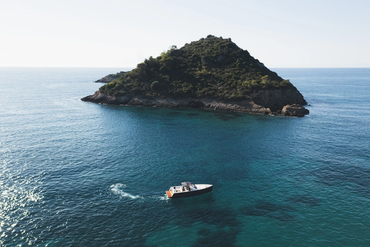boat tour tuscany