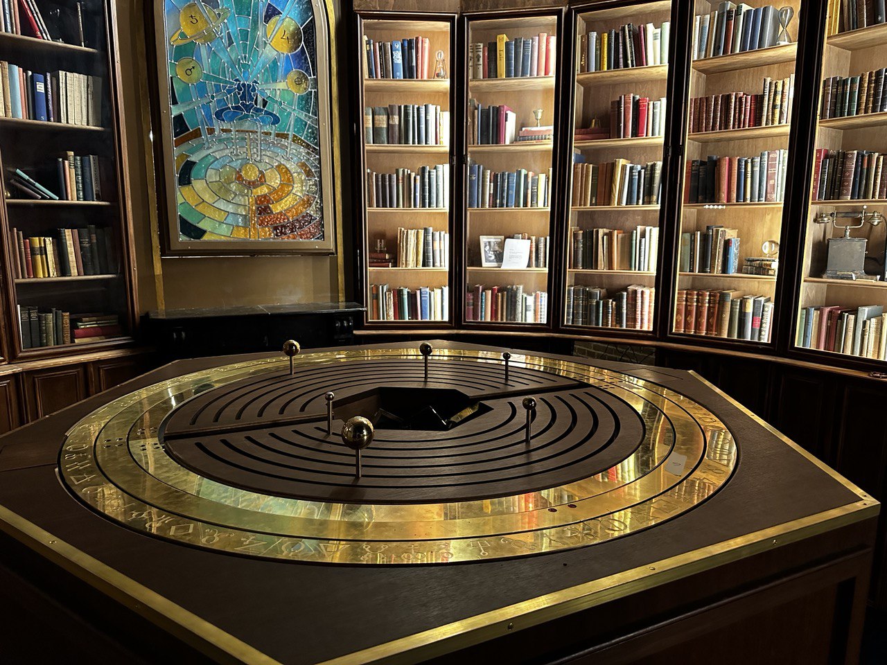 the planetary altar puzzle in the alchemist escape room in amsterdam