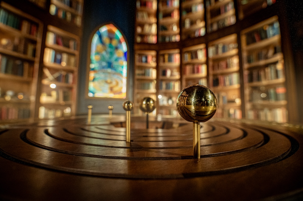 The Planetary Alignment puzzle in The Alchemist escape room in Amsterdam