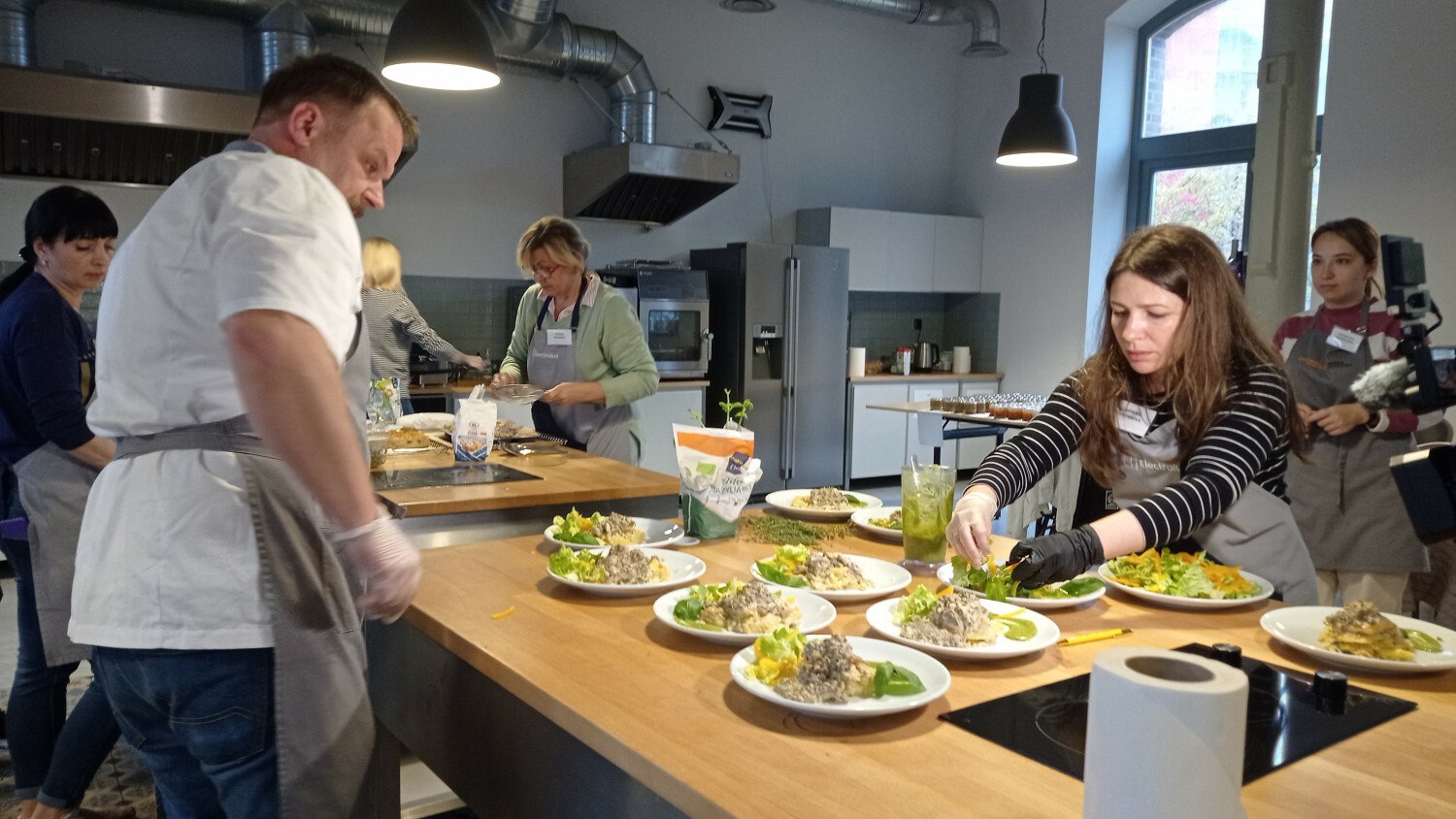 антоніна курець робота в польщі україні чи повернуться біженці