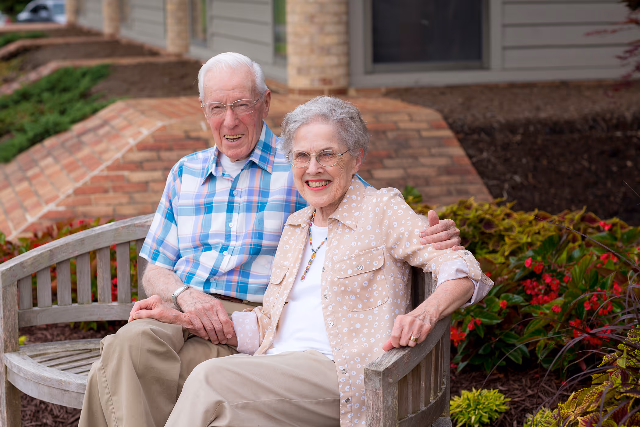 Understanding Independent Living: Pros and Cons