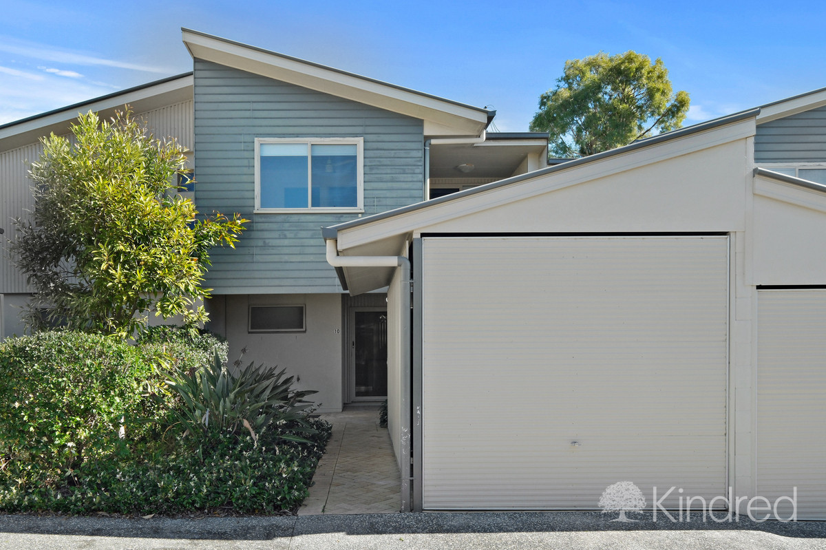 3-Bedroom, 2-Bathroom Townhouse With Powder Room, Air Conditioning & Lockup Garage - In Convenient Location