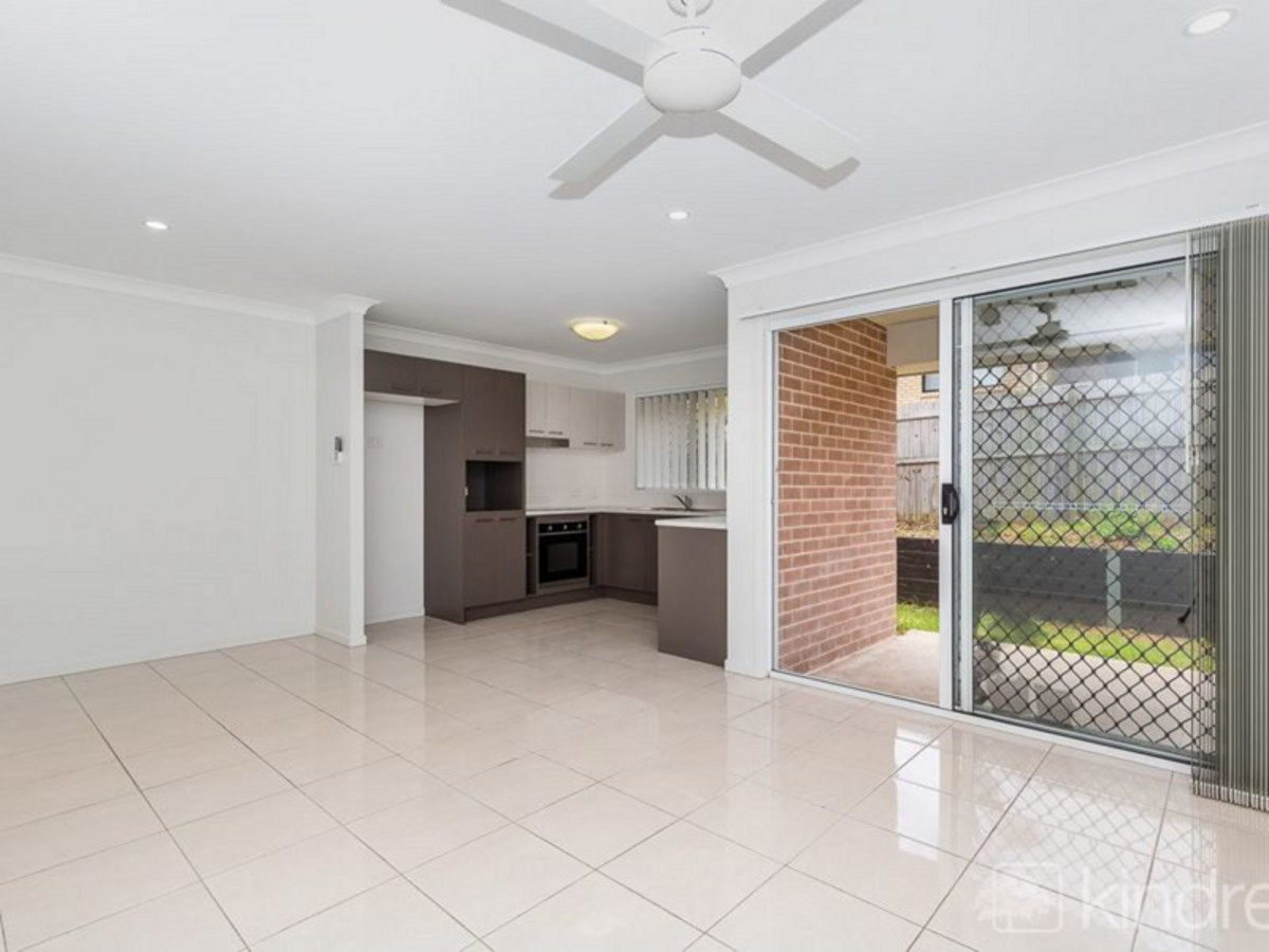 3-Bedroom Low Maintenance Modern Duplex with Air Conditioning & Remote Garage