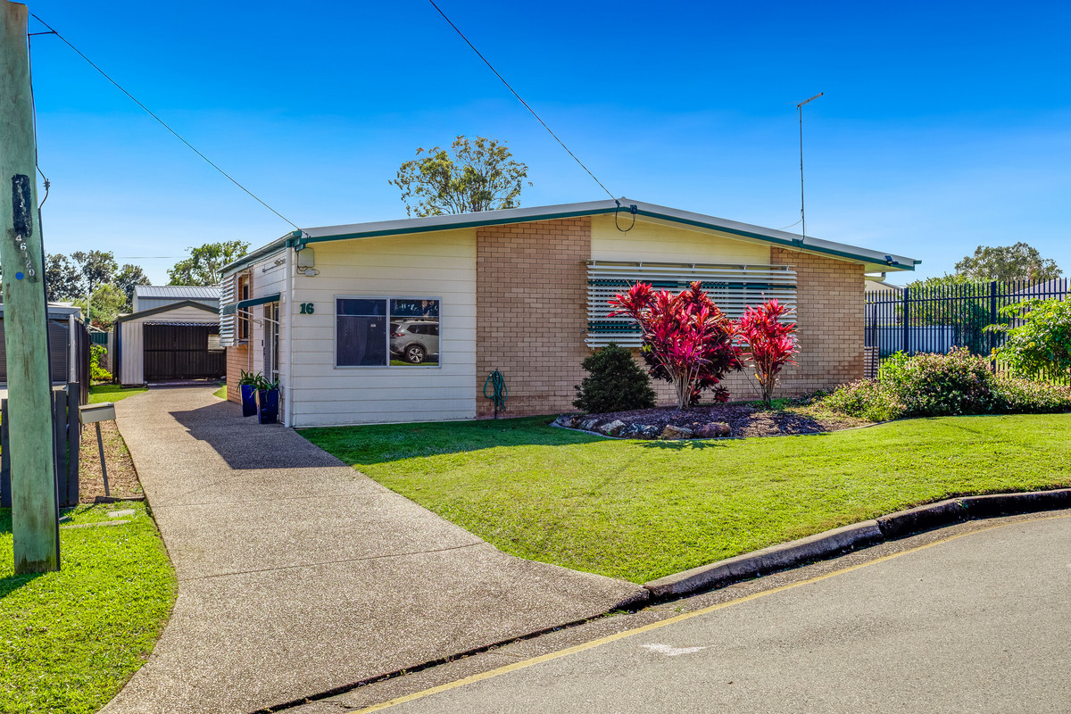 Spacious 4-Bedroom Home with Air Conditioning, Large Covered Patio & Fully Fenced Yard!