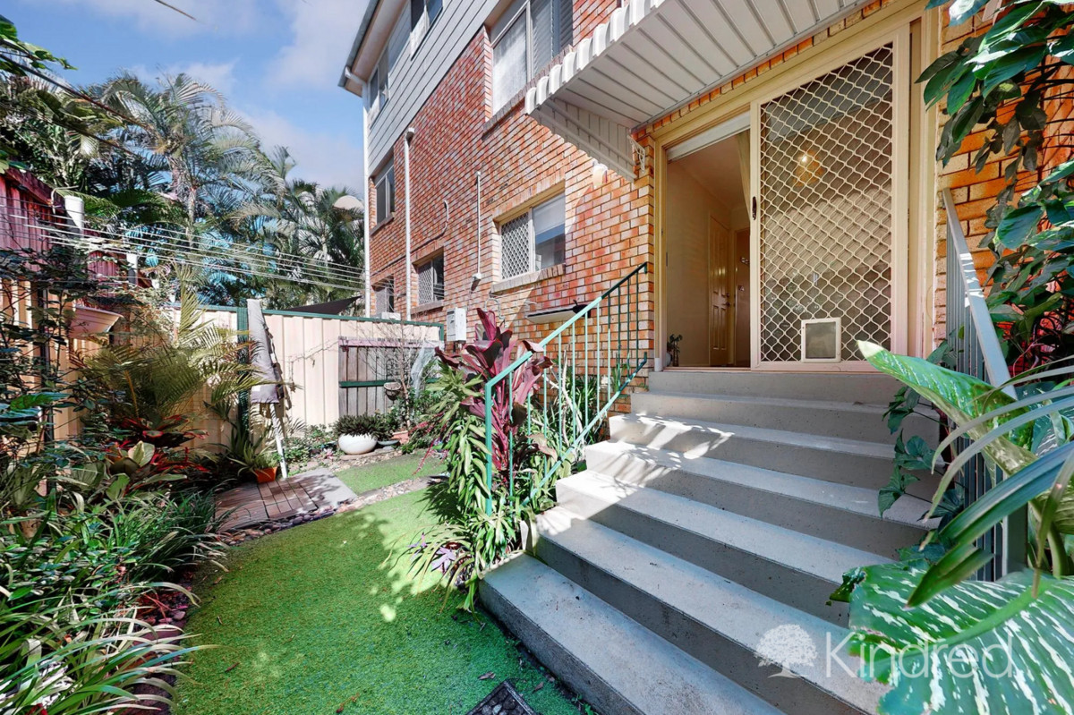 3-Bedroom Home with Study & Patio - Just 1 Minute To The Waterfront