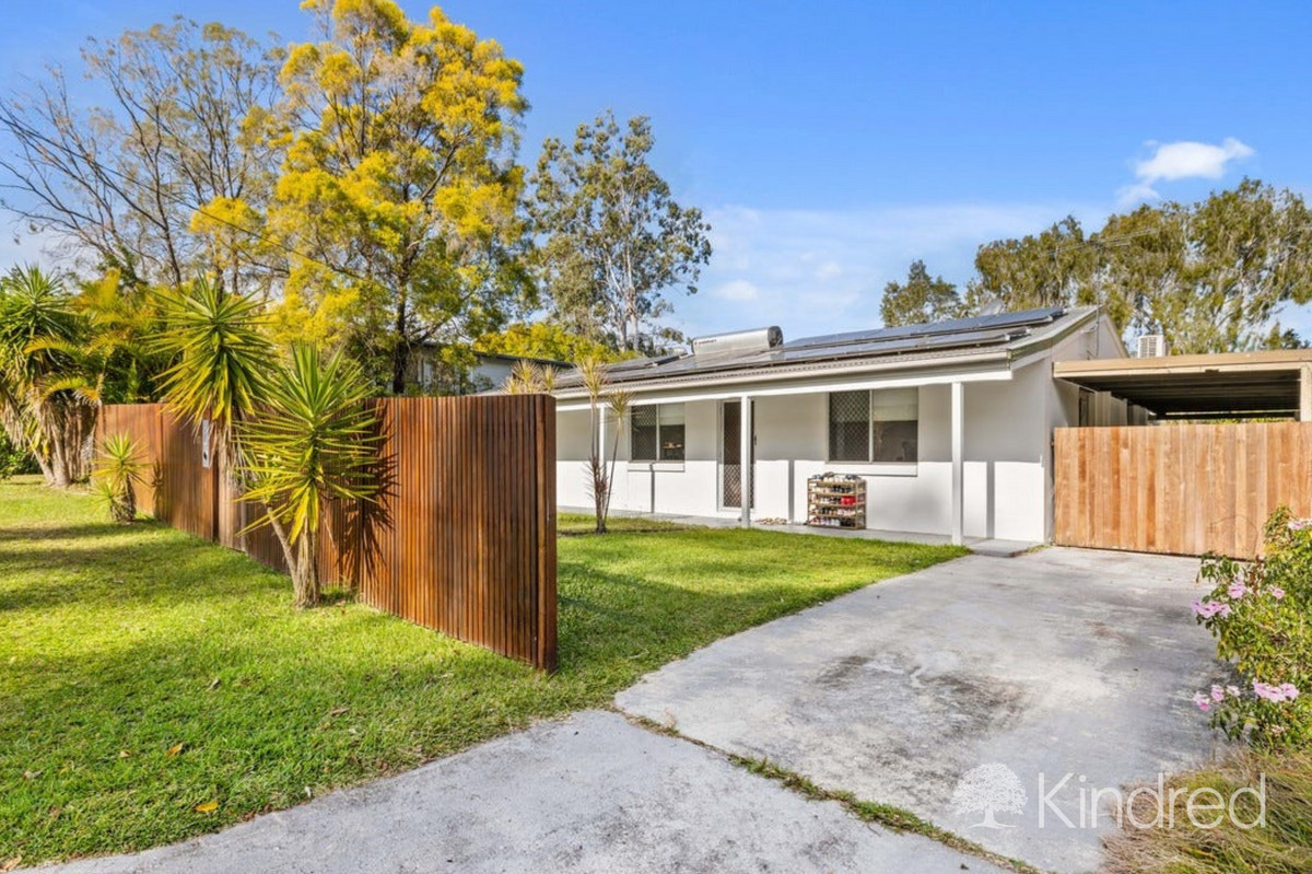 Modern 3-Bedroom Home With In-ground Swimming Pool - In Central Location