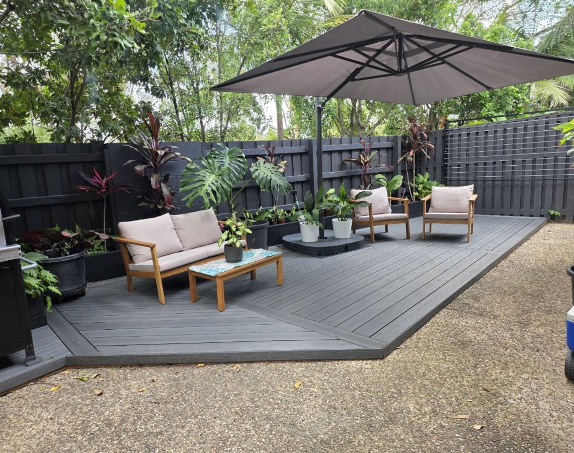 Low-Maintenance Living in the Heart of North Lakes