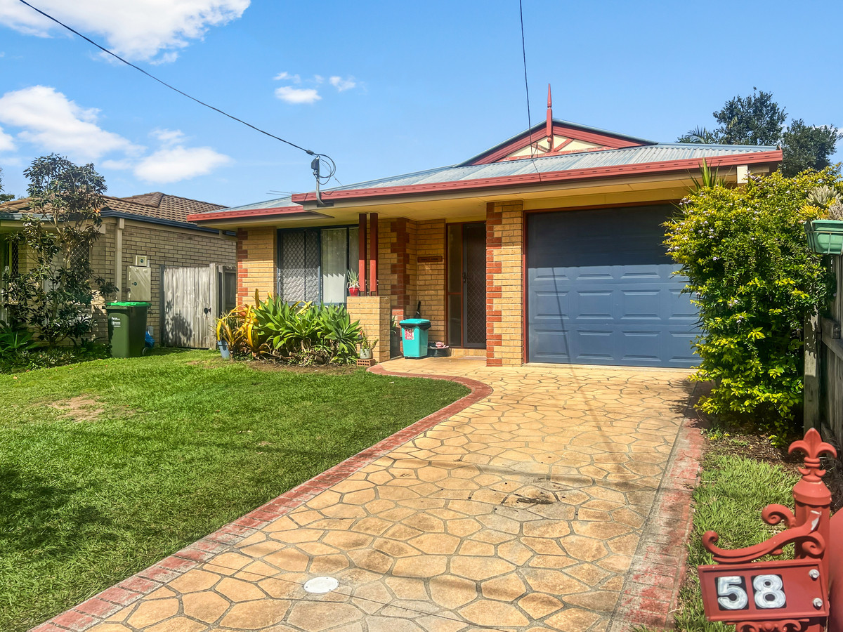 Family Living in a Prime Woody Point Pocket