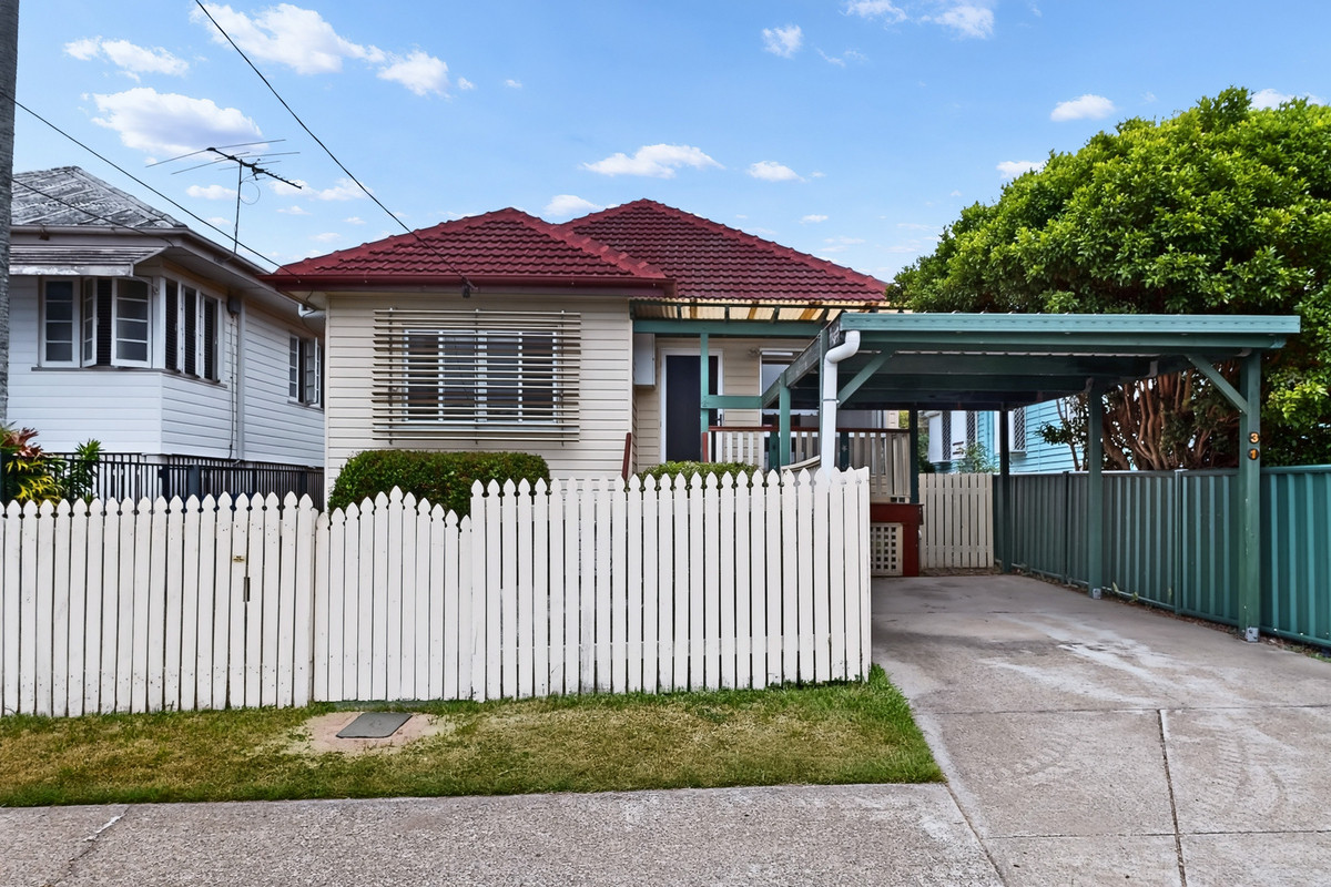 Freshly Updated 4-Bedroom Home - Moments from the Waterfront