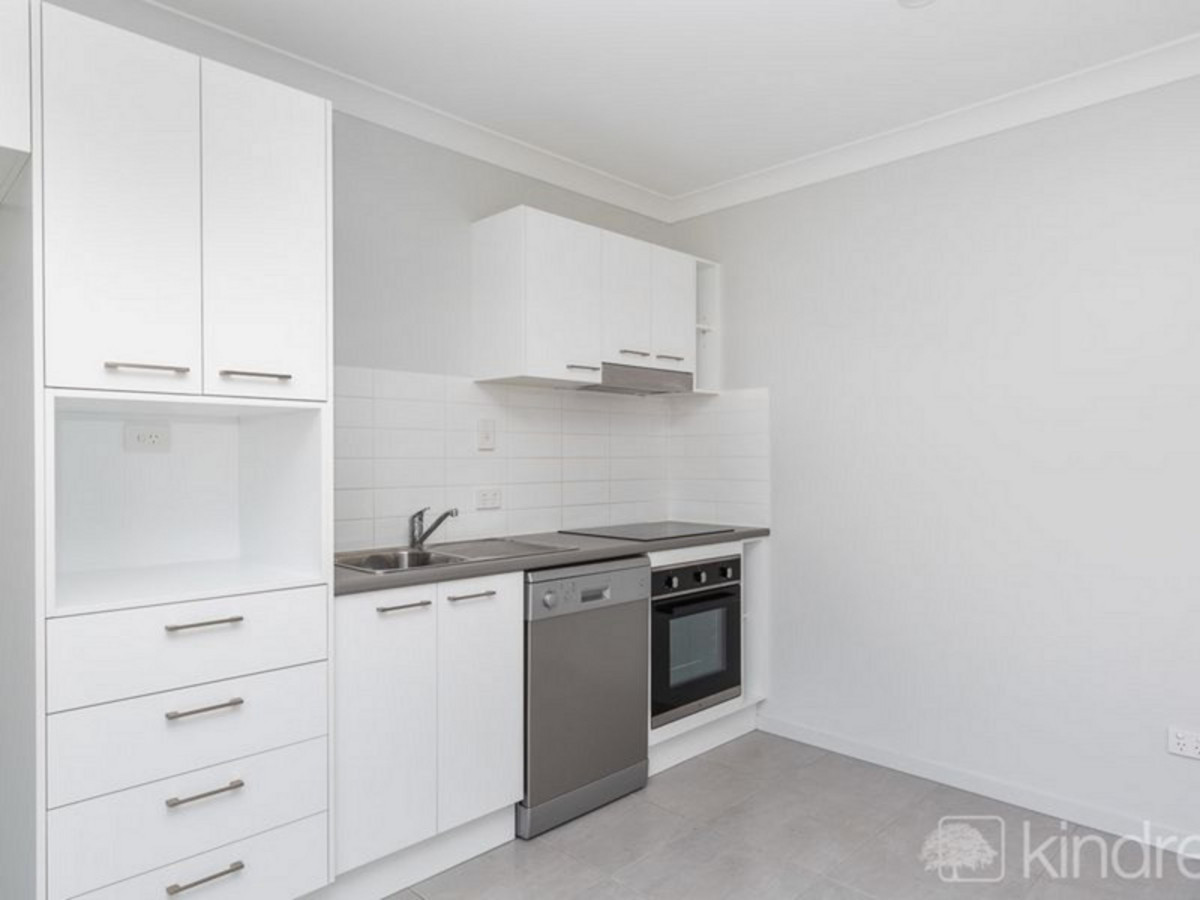 Low Maintenance 1 Bedroom Duplex with Modern Features - In Prime Location!