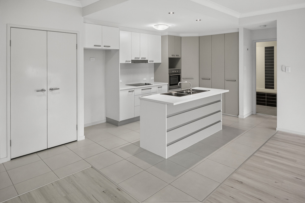 Coastal Living Just 500m to Suttons Beach