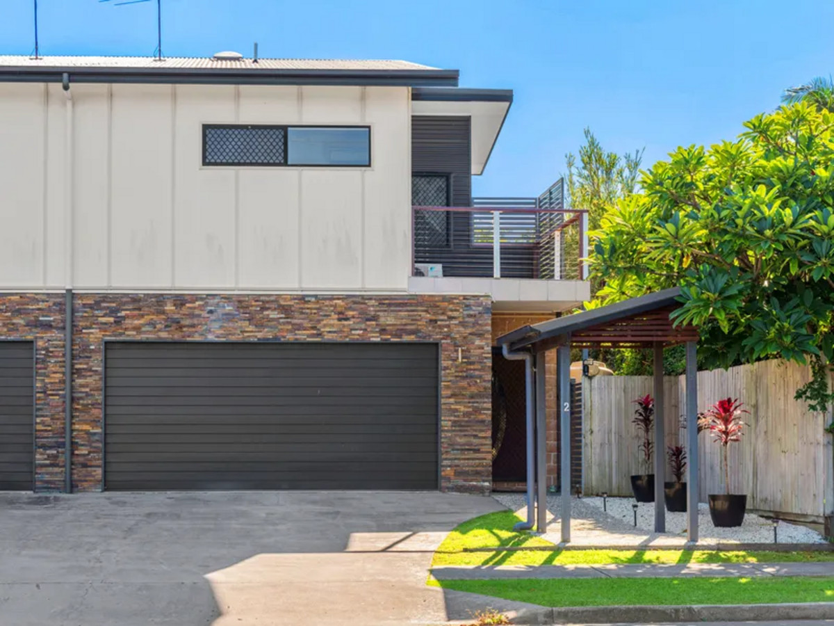 Bigger Than Most - Spacious Three Bedroom Townhouse in Woody Point