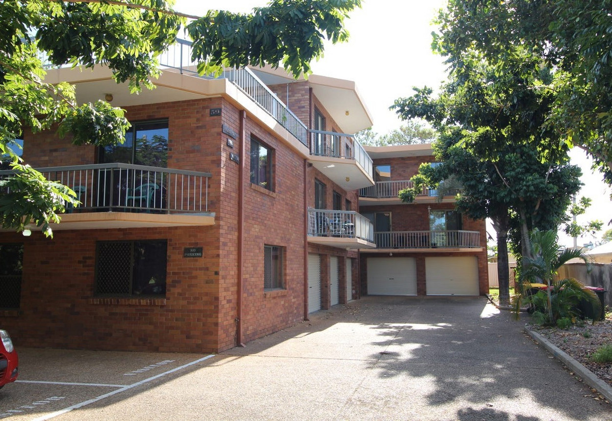 Relaxed Seaside Living in a Convenient Coastal Location