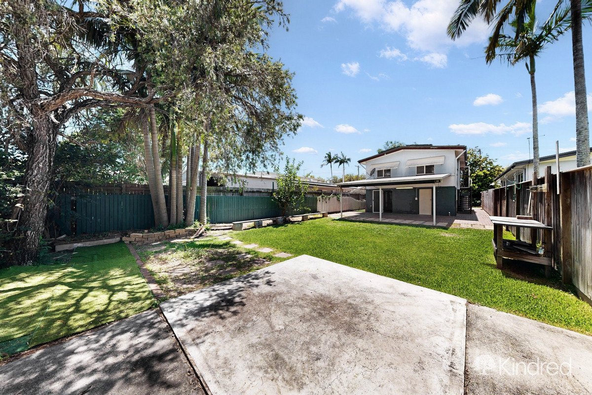 Family Home with Great Outdoor Spaces & Extra Space - In Prime Location
