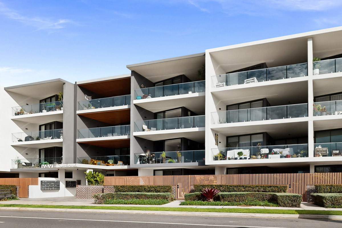 Contemporary Waterfront Living in Scarborough