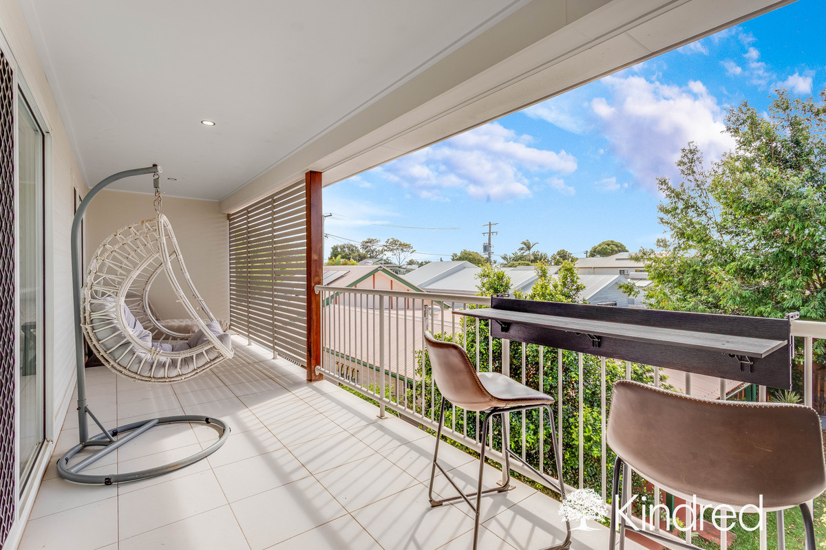 Two-Storey Duplex – No Body Corp, Walk to the Beach