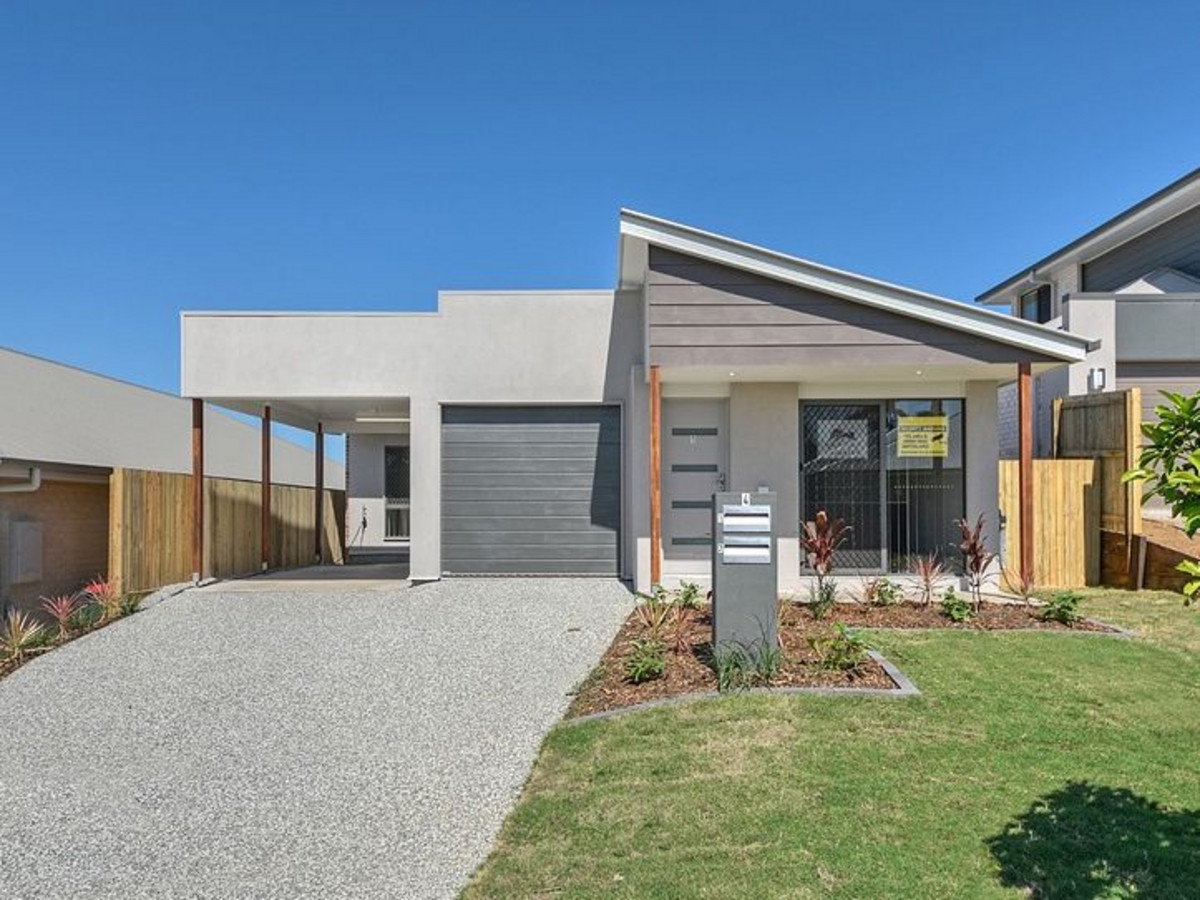 Modern, Low-Maintenance Living with Air Conditioning in Convenient Location