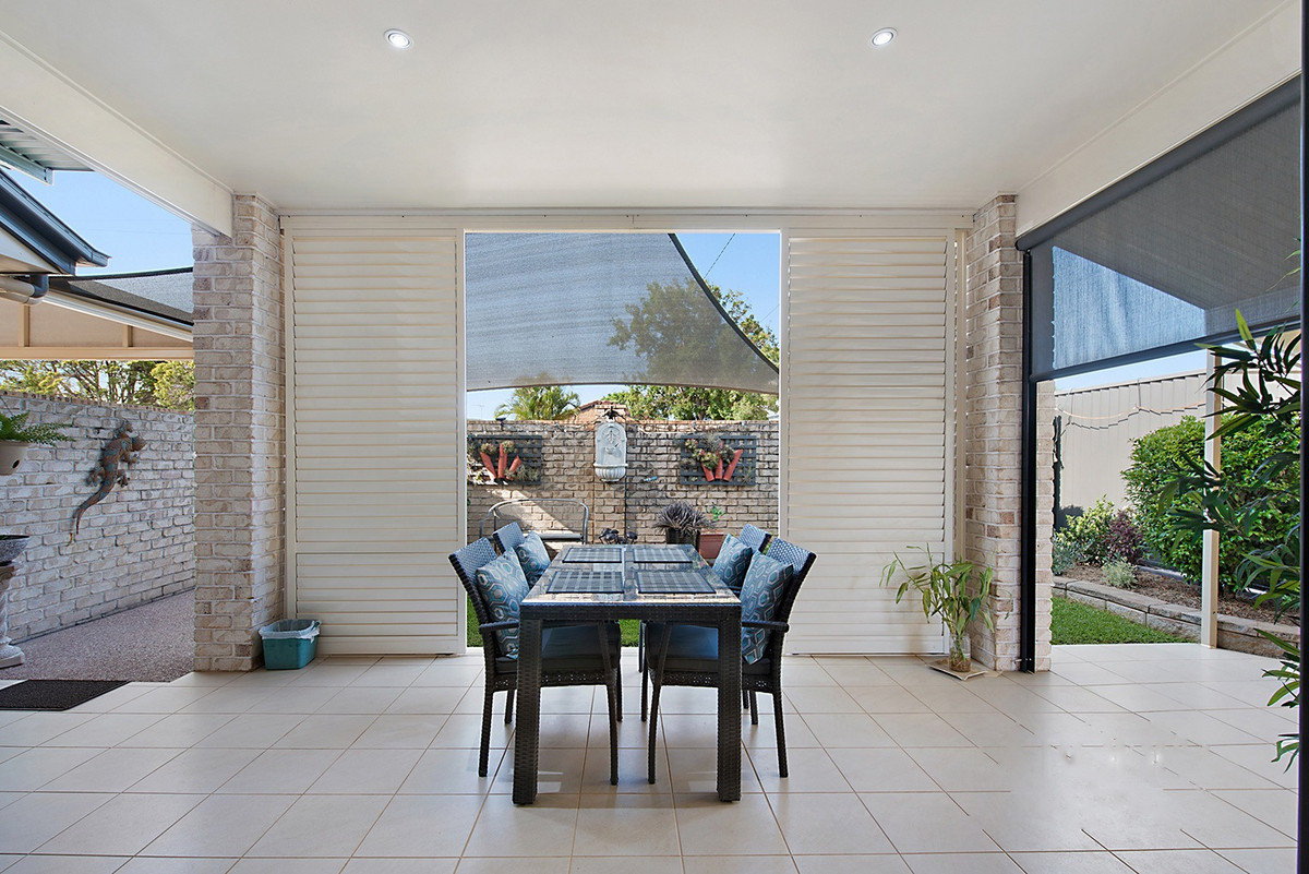 Ducted Air-Conditioned Home with Double Garage Near the Waterfront