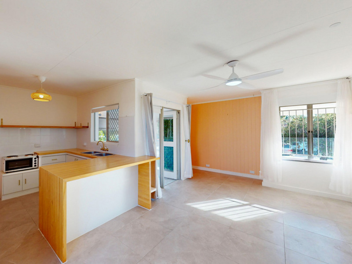 Low-Maintenance Living in a Convenient Bayside Location