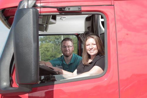 Put an Extra $7,500 in Your pocket When Your Driving Team Joins Carter Express