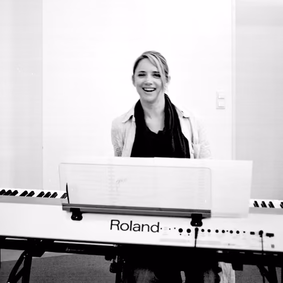🎤 Gesangsunterricht mit Herz und Technik – finde deine authentische Stimme