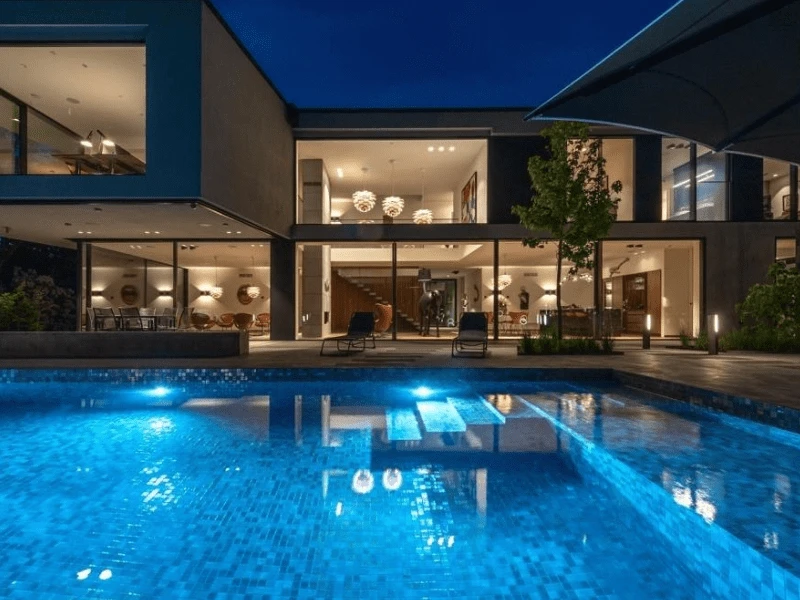 GRANTS CASE Swedish Luxury Home Prepared for Concealed Blinds