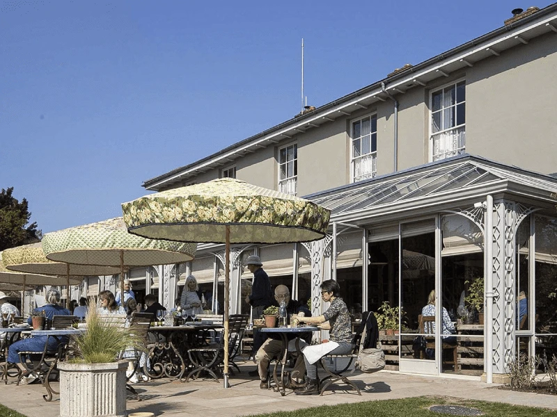 GRANTS CASE Perfect Shading for Restaurant in Beautiful Setting The Pig in the South Downs