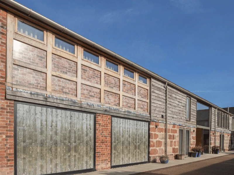 GRANTS CASE Luxury Barn Conversion with Contemporary & Curved Blinds